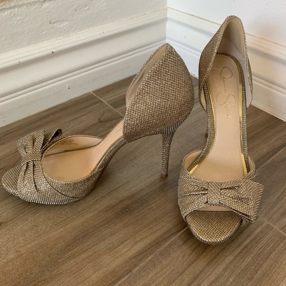 Jessica Simpson Gold Heels - Picture 2 of 5